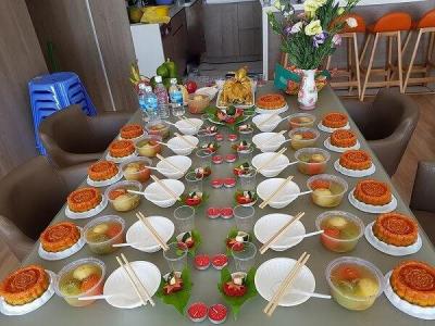 KHI CÚNG NÊN ĐỂ ĐẦU GÀ QUAY VÀO HAY QUAY RA?